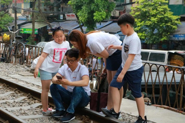 Khám phá “Xóm đường tàu” mê hoặc khách Tây giữa lòng Hà Nội