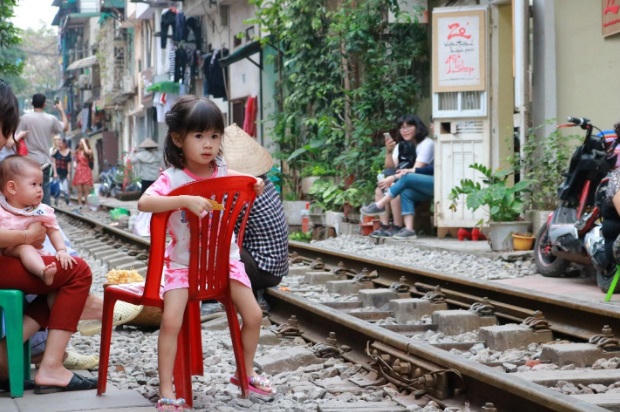 Khám phá “Xóm đường tàu” mê hoặc khách Tây giữa lòng Hà Nội