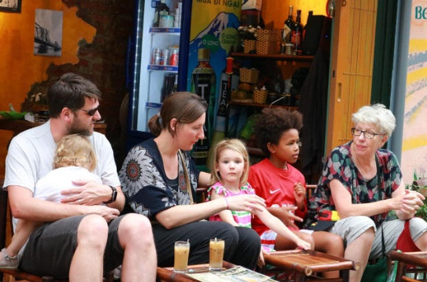 Khám phá “Xóm đường tàu” mê hoặc khách Tây giữa lòng Hà Nội