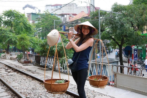 Khám phá “Xóm đường tàu” mê hoặc khách Tây giữa lòng Hà Nội