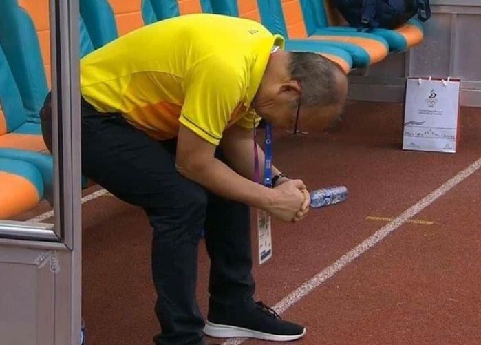 HLV Park Hang-seo - Thày phù thủy hay cỗ máy chiến thắng nhờ lao động và tình yêu Việt Nam