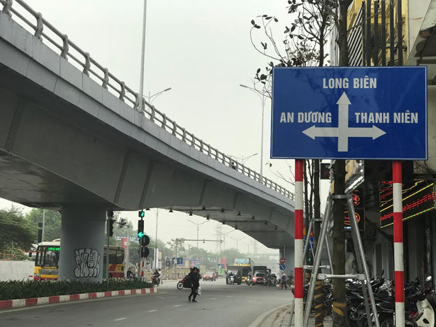 “Bút tặc” hoành hành trên tuyến đường trăm tỉ tại Hà Nội