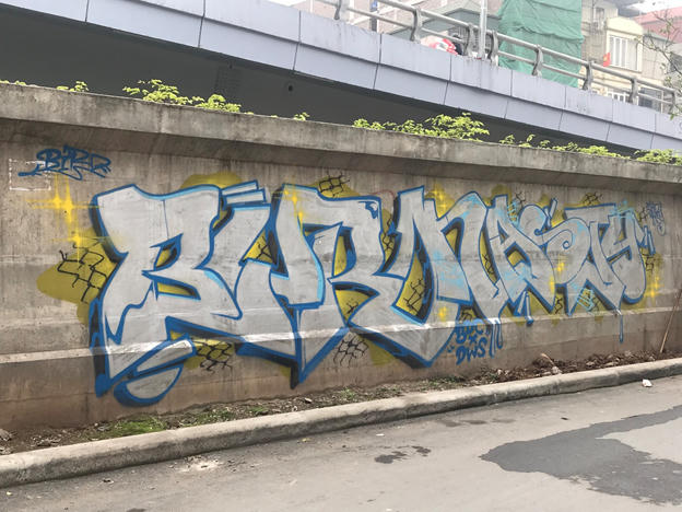 “Bút tặc” hoành hành trên tuyến đường trăm tỉ tại Hà Nội