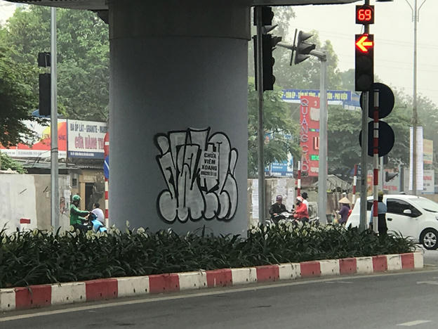 “Bút tặc” hoành hành trên tuyến đường trăm tỉ tại Hà Nội