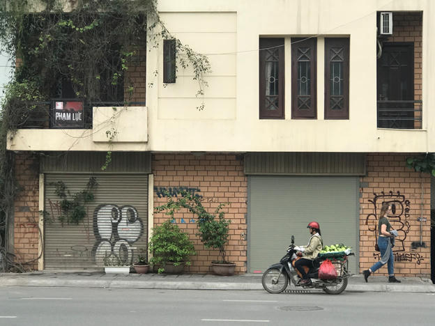 “Bút tặc” hoành hành trên tuyến đường trăm tỉ tại Hà Nội