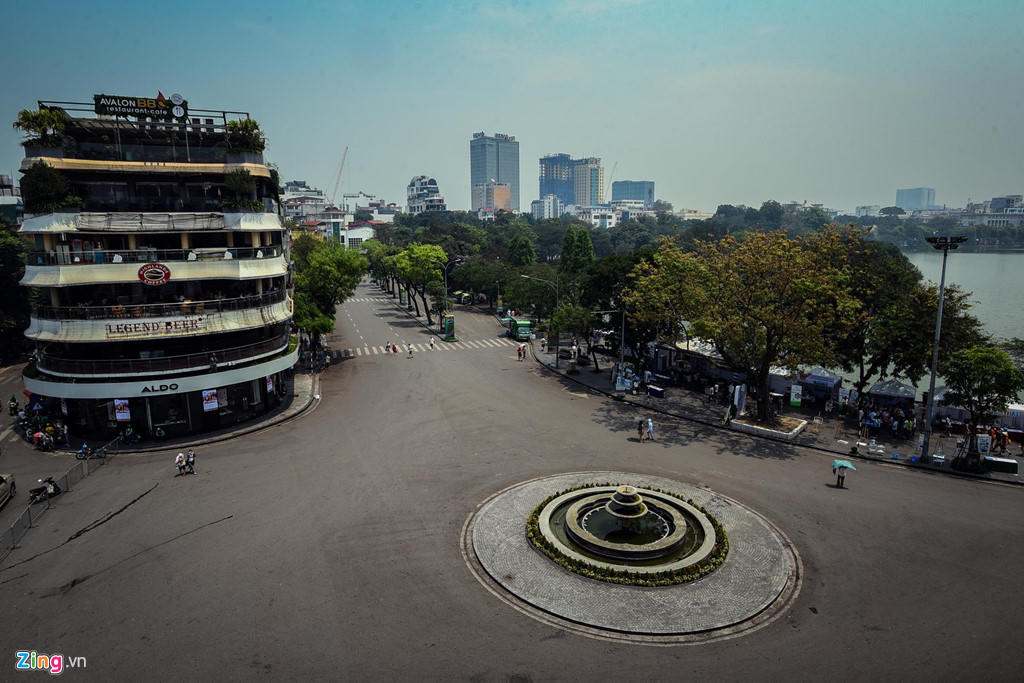 Mat duong o Ha Noi nong hon 50 do C hinh anh 2 