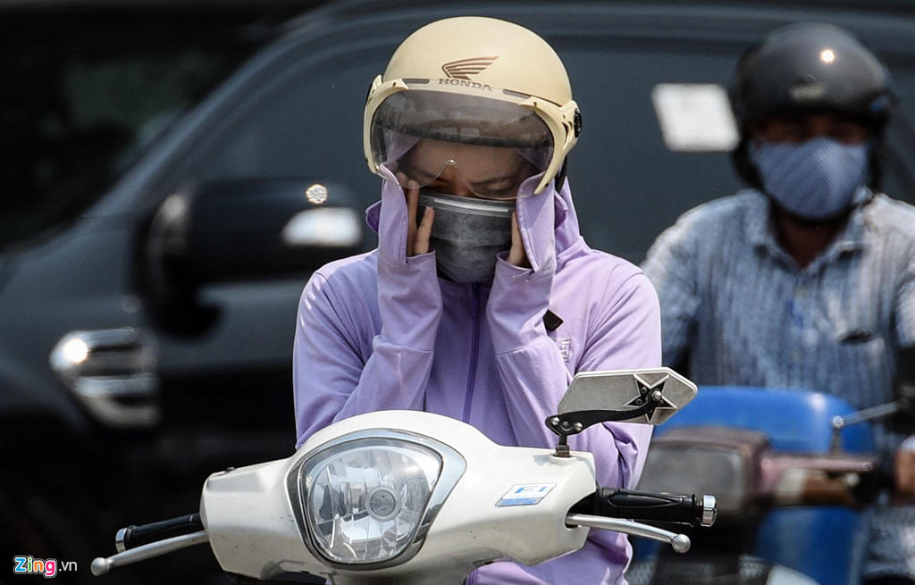 Mat duong o Ha Noi nong hon 50 do C hinh anh 6 