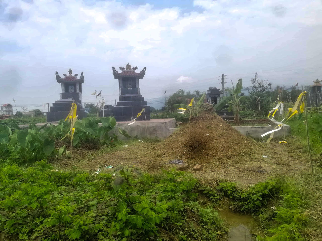 Người Sán Dìu ở Vĩnh Phúc: Vì “nhất táng thiên thu” nên Tết Thanh Minh là lễ trọng