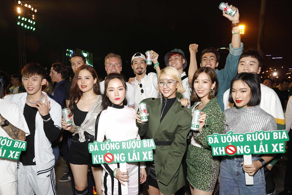 Sự kiện khởi động Formula 1 Việt Nam Grand Prix thu hút hàng vạn khán giả thủ đô