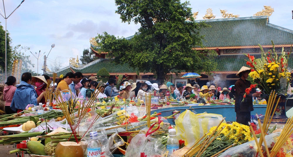 Hàng chục ngàn lượt khách tham dự Lễ hội Quán âm Nam Hải Bạc Liêu