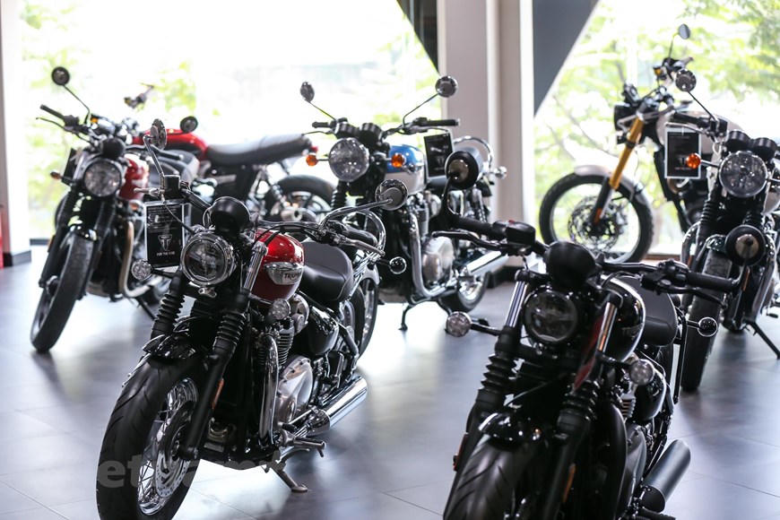 Khám phá showroom cao cấp của hãng xe Triumph tại Hà Nội