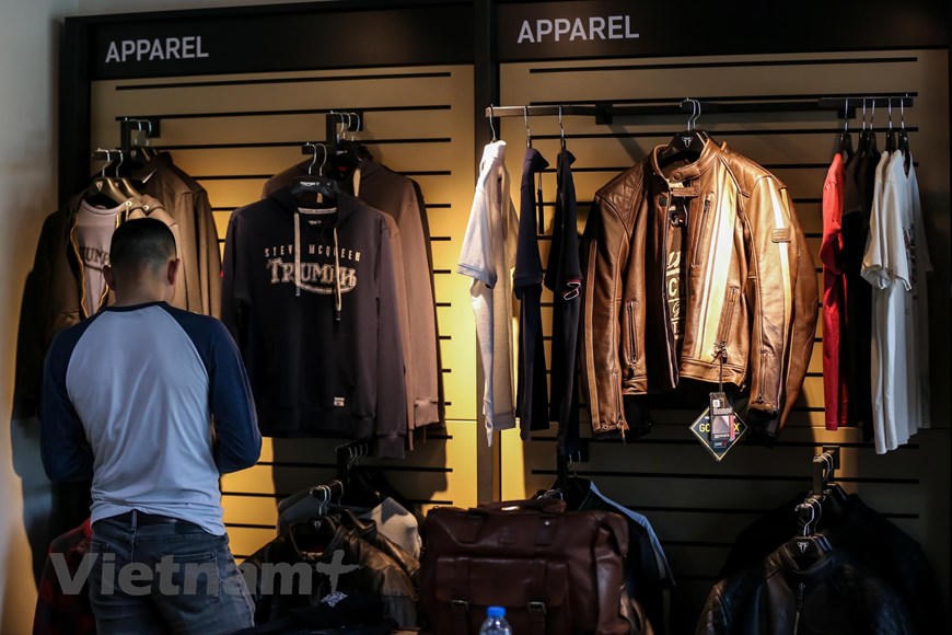 Khám phá showroom cao cấp của hãng xe Triumph tại Hà Nội