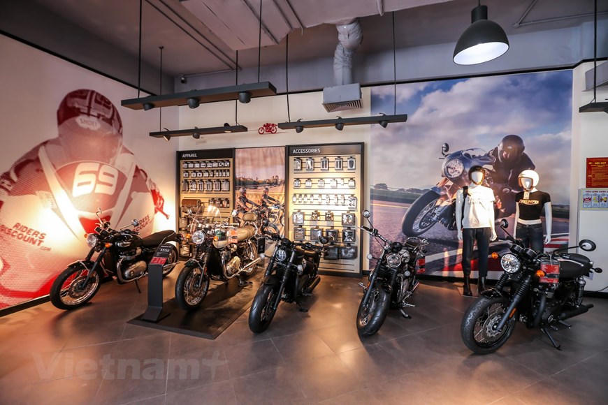 Khám phá showroom cao cấp của hãng xe Triumph tại Hà Nội