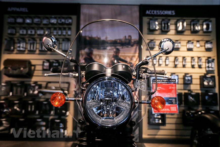 Khám phá showroom cao cấp của hãng xe Triumph tại Hà Nội