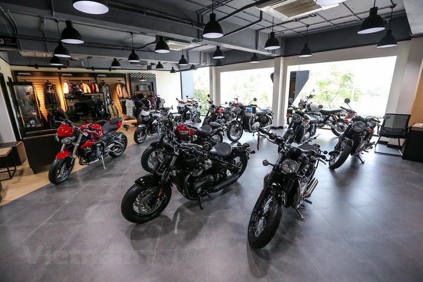 Khám phá showroom cao cấp của hãng xe Triumph tại Hà Nội