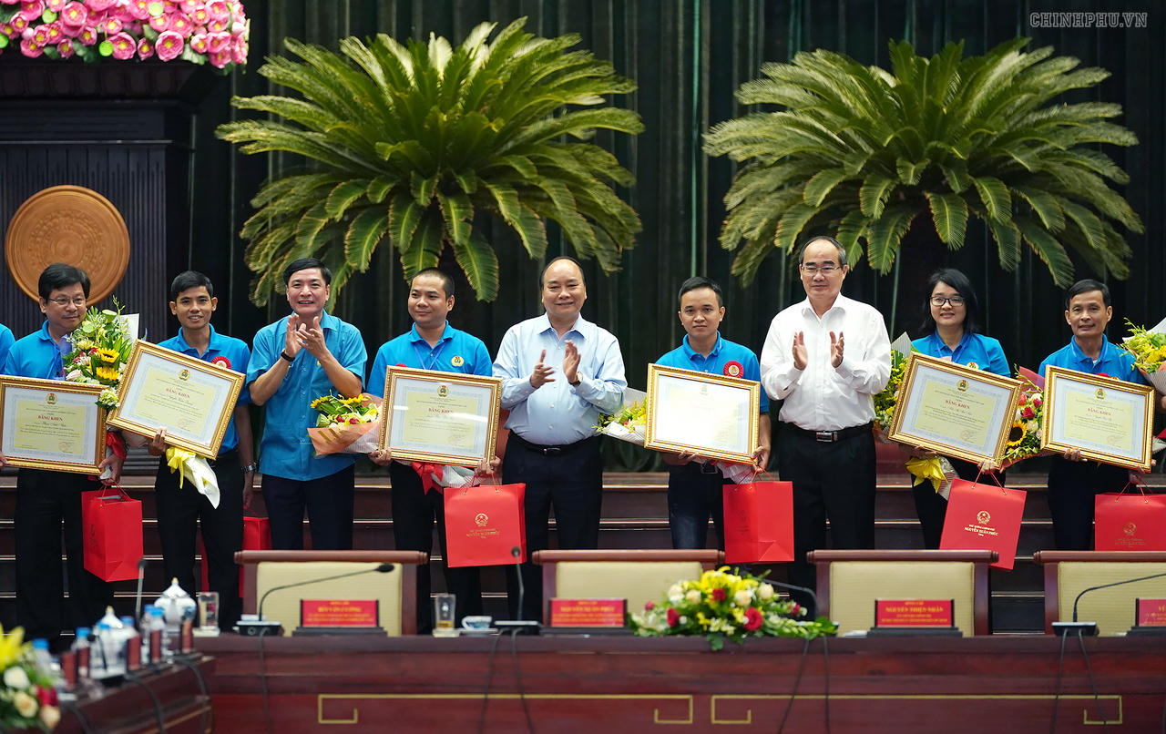 Thủ tướng: Công nhân kỹ thuật cao là tài sản, vốn quý quốc gia