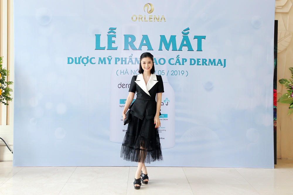 “Cô gái giờ vàng” Diệu Hương ngày càng quyến rũ