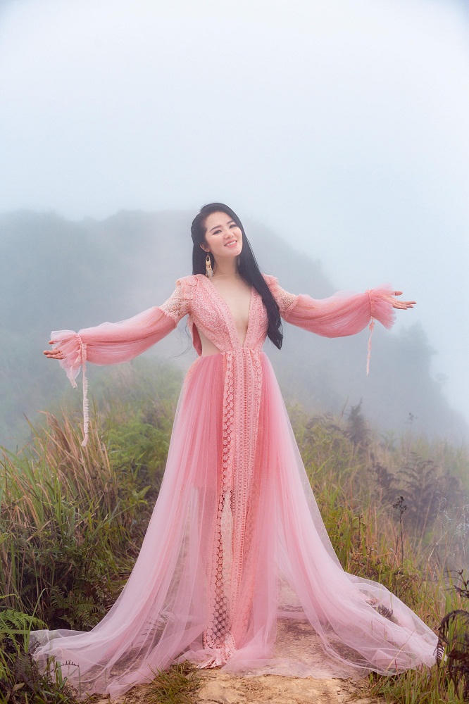 Á quân Sao Mai Thuỳ Dung xinh đẹp như “nàng tiên” trong MV mới