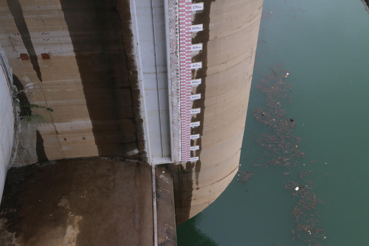 Lượng điện tiêu thụ vượt đỉnh, lập kỷ lục mới