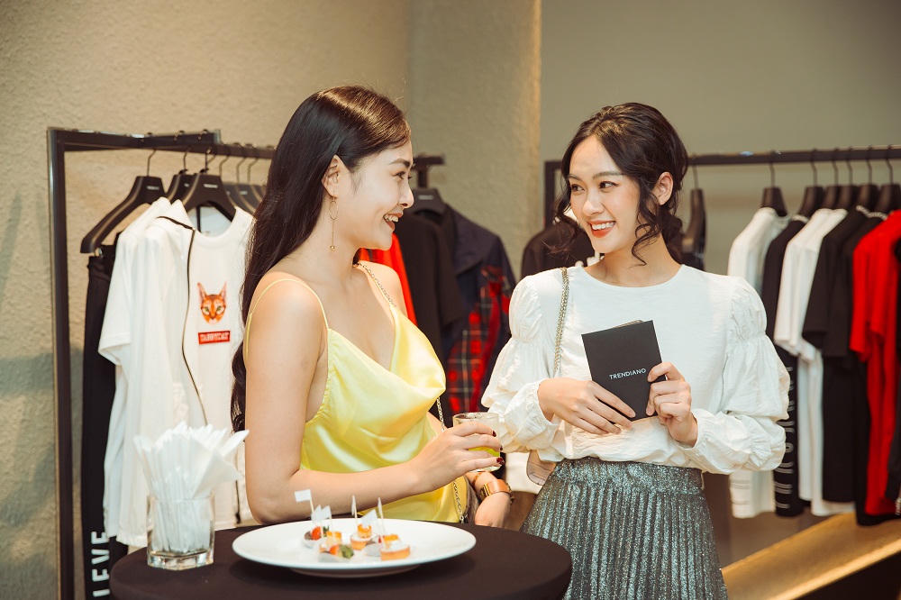 Hàng loạt ca sĩ, DJ và stylist đổ bộ tại Hà Nội