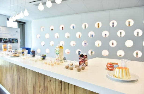 'Lạc lối' vào trung tâm R&D như vũ trụ thu nhỏ của Cô Gái Hà Lan