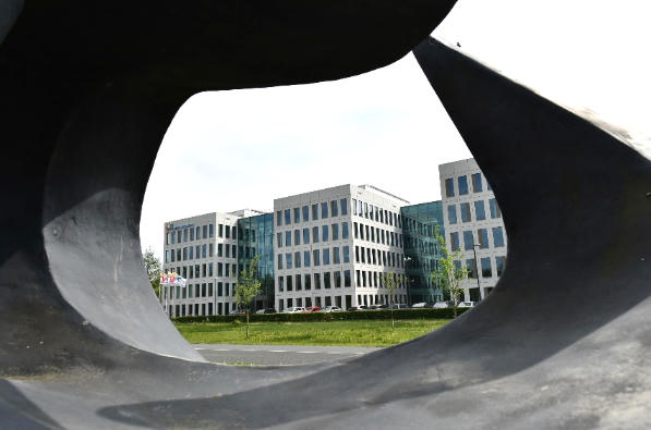 'Lạc lối' vào trung tâm R&D như vũ trụ thu nhỏ của Cô Gái Hà Lan