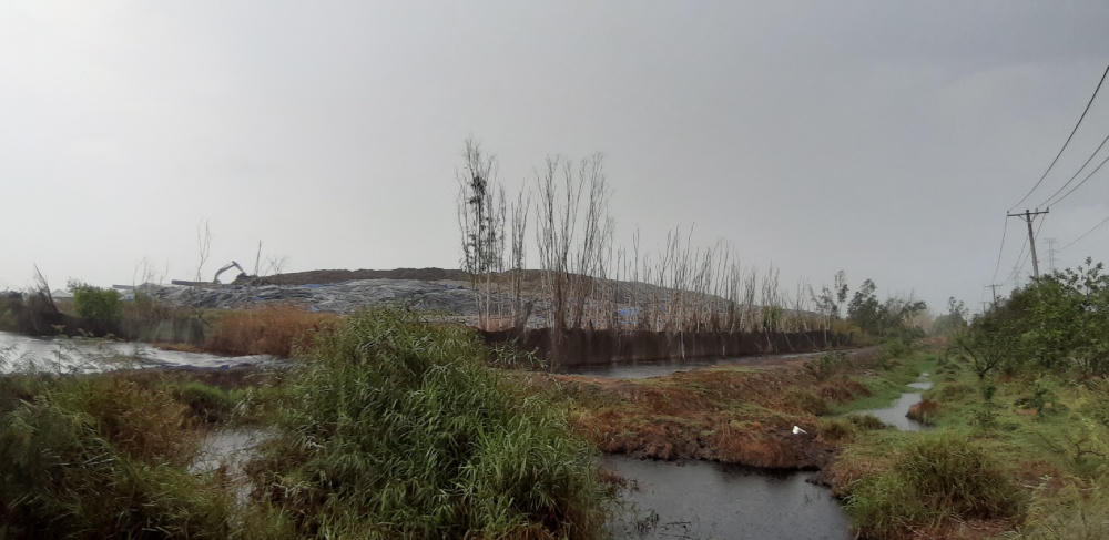 10 năm “bịt mũi sống mòn” cùng nhà máy rác