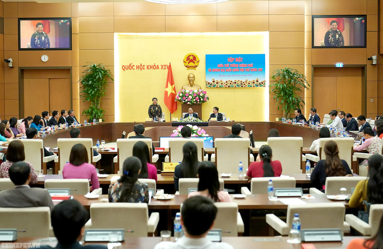 Thủ tướng: Làm gì cũng phải trách nhiệm và nhiệt huyết, nhất là lớp trẻ