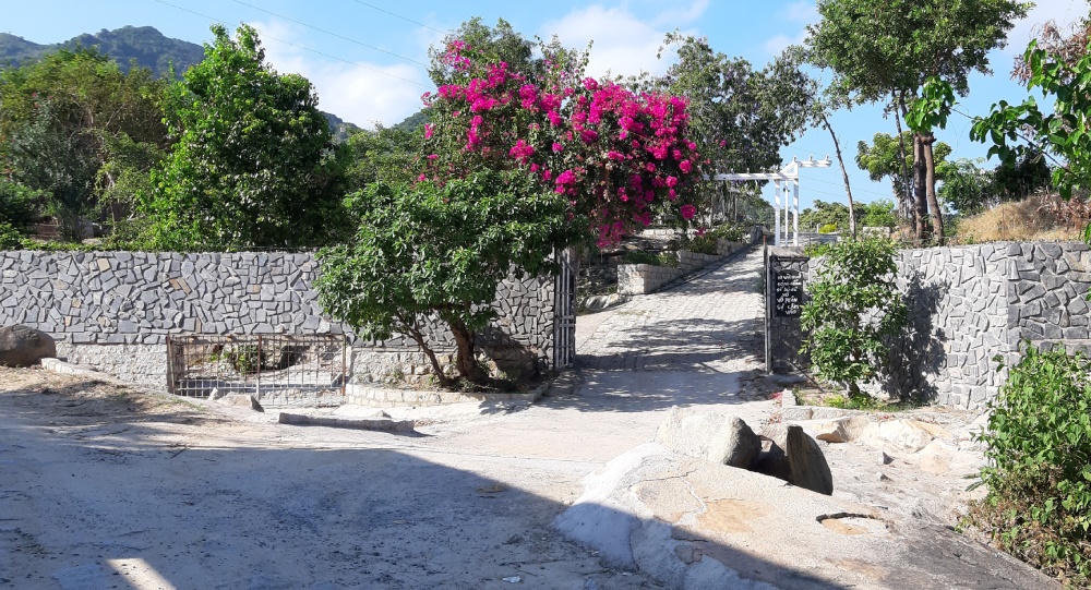 Cam Ranh (Khánh Hòa): Núi Hòn Rồng vẫn tan hoang