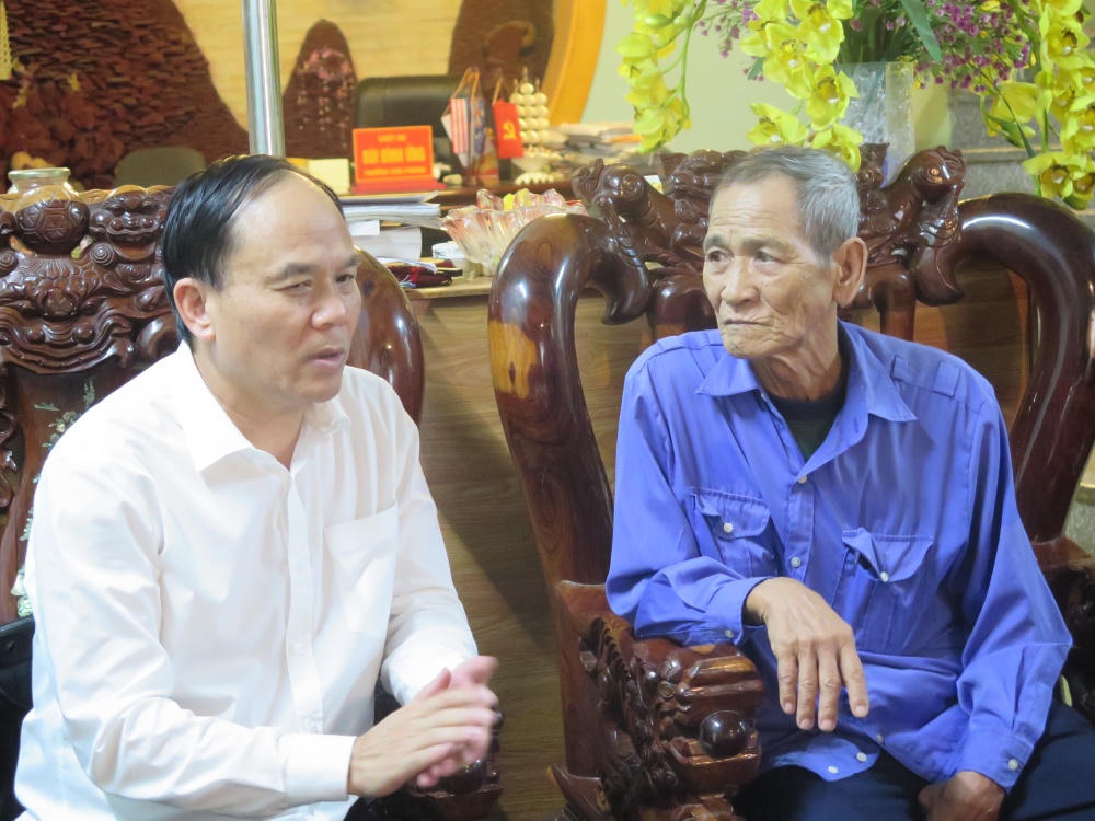 Nỗi buồn của người con gian nan đi đòi… mẩu xương cho cha