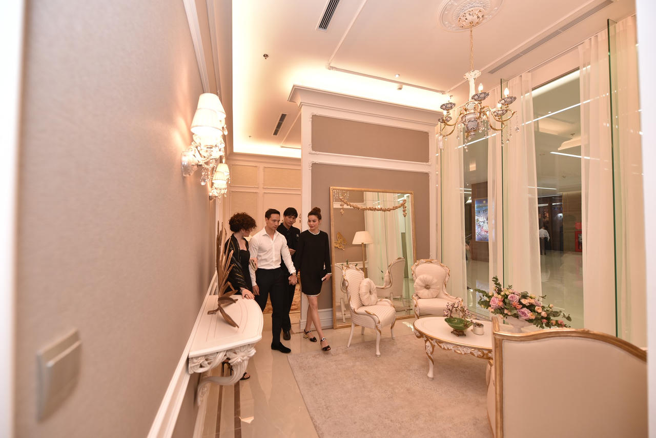 Hồ Ngọc Hà, Kim Lý tìm mua nội thất ngoại để chuẩn bị kết hôn?