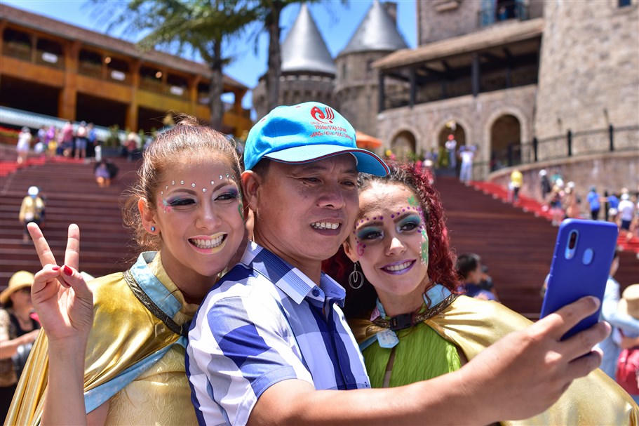 Đưa du lịch vươn tầm quốc tế, hãy bắt đầu từ những lễ hội xứng tầm