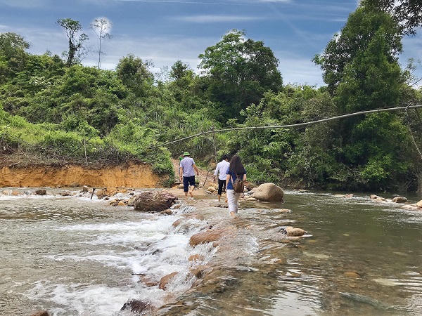 Quảng Ninh: Niềm vui lan tỏa từ những con đường mới ở Hoành Bồ