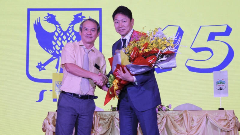 Công Phượng chính thức trở thành cầu thủ CLB Sint-Truidense V.V