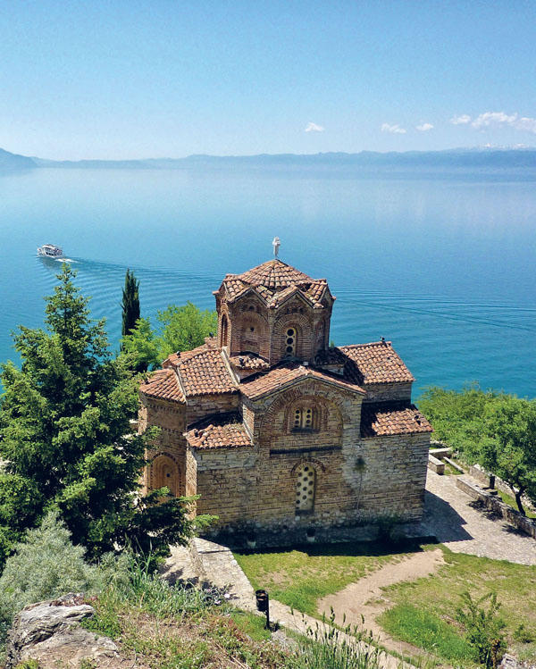 Hành trình về quê hương của nhà tiên tri mù Vanga