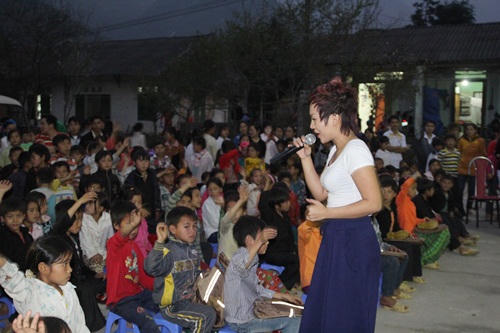 Ca sỹ Thái Thùy Linh: 'Thiện nguyện đối với tôi là sự cứu rỗi'