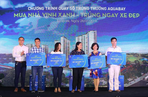 Mua nhà Ecopark, khách Hàn Quốc trúng Mercedes C200 trị giá 1,5 tỷ đồng