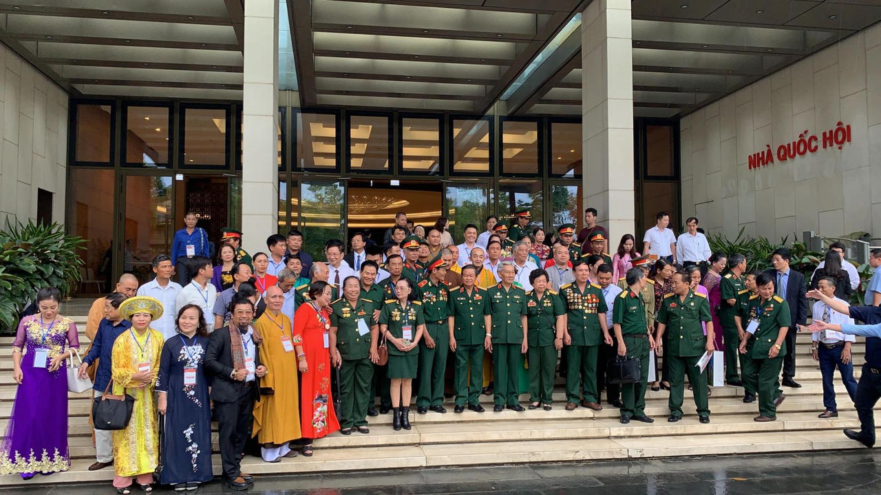 Doanh nhân Nguyễn Hoàng Sang tham dự Chương trình Tri ân liệt sĩ “Tổ quốc nhìn từ biển”