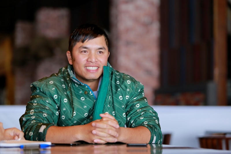 Những tarzan treo mình... nhặt rác trên đỉnh Fansipan