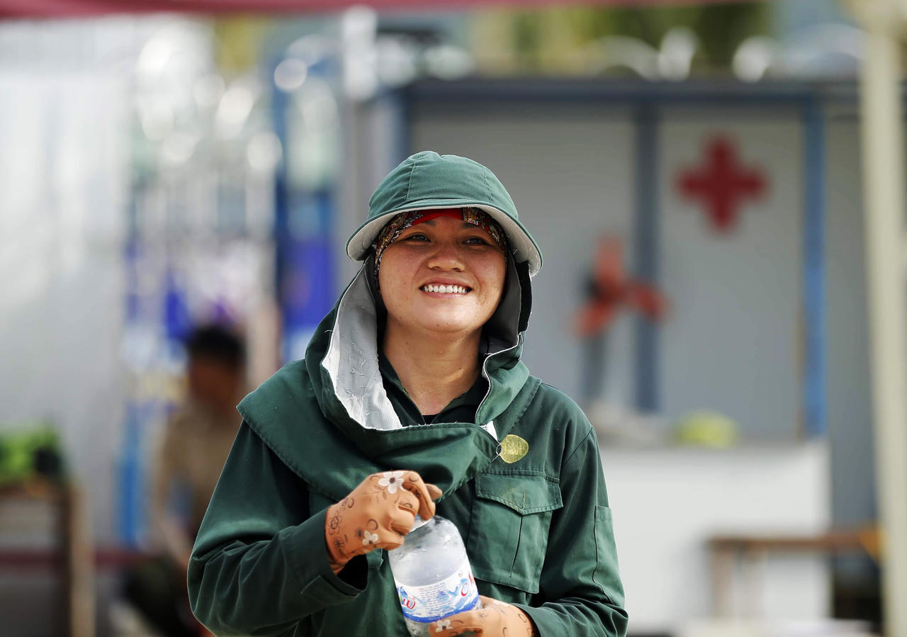 Những “siêu anh hùng” giữ sạch biển Hạ Long