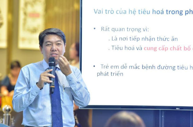 Nuôi con nhàn tênh nhờ chọn sữa có đạm tự nhiên