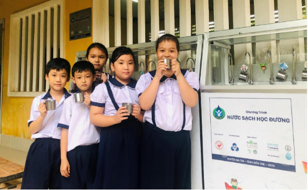 Viết tiếp câu chuyện "nước sạch học đường" và niềm vui tựu trường tại Bến Tre và nhiều tỉnh thành