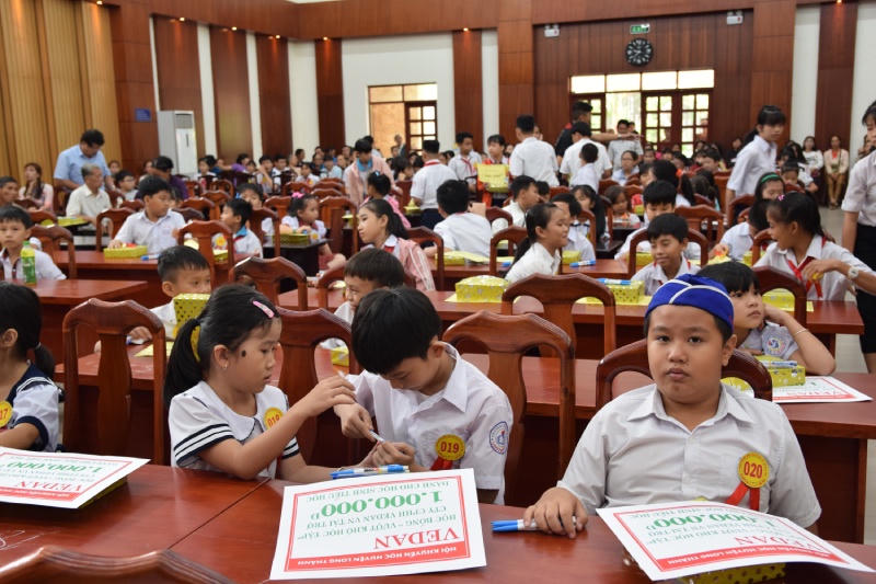 Vedan Việt Nam trao Học bổng cho học sinh, sinh viên vượt khó học tập