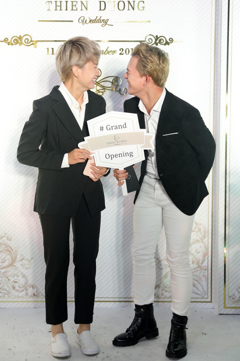 Bảo - Dương “đôi chim ri” của Về nhà đi con bí mật đi thử váy cưới