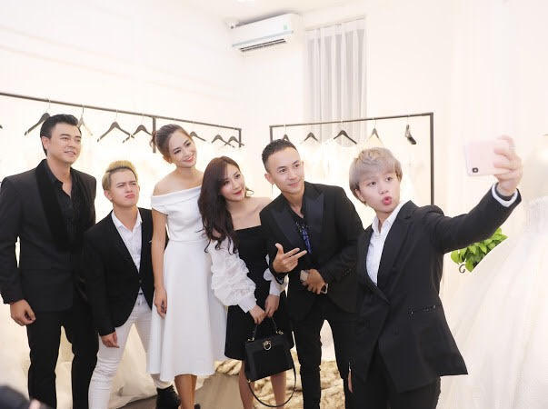 Bảo - Dương “đôi chim ri” của Về nhà đi con bí mật đi thử váy cưới