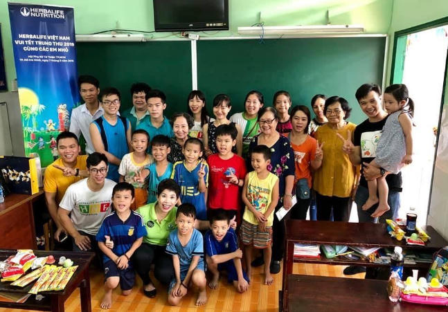 Herbalife Việt Nam tổ chức hoạt động vui tết trung thu cho trẻ em có hoàn cảnh khó khăn