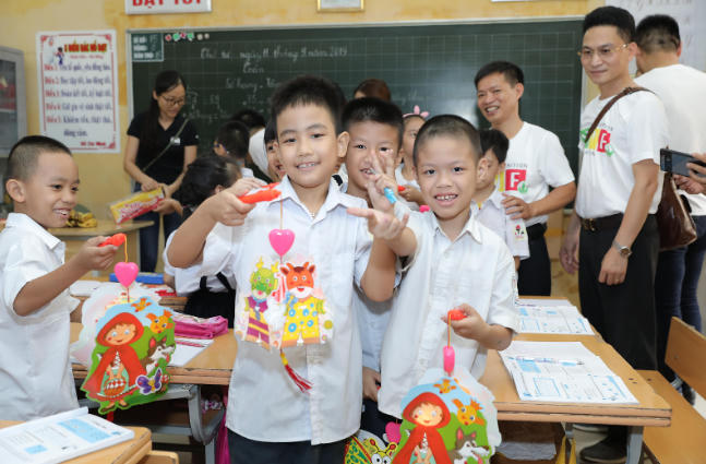 Herbalife Việt Nam tổ chức hoạt động vui tết trung thu cho trẻ em có hoàn cảnh khó khăn