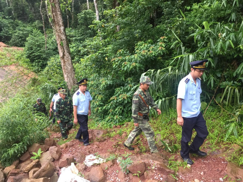 Đấu tranh chống buôn lậu, gian lận thương mại tại cửa khẩu Cha Lo