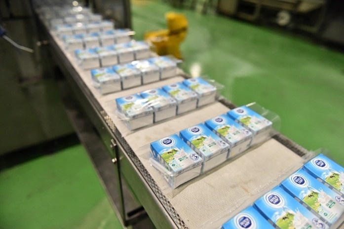 Bên trong nhà máy của hãng sữa được trao tặng Huy hiệu Hoàng gia Hà Lan