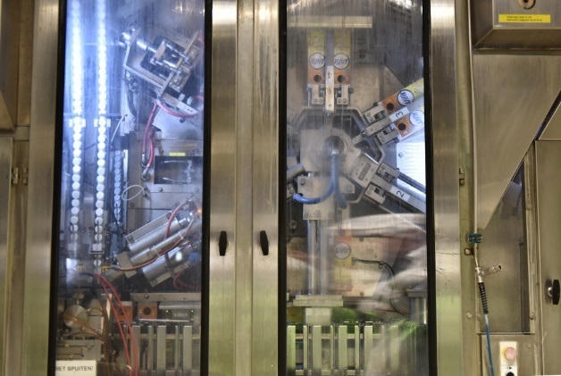 Bên trong nhà máy của hãng sữa được trao tặng Huy hiệu Hoàng gia Hà Lan